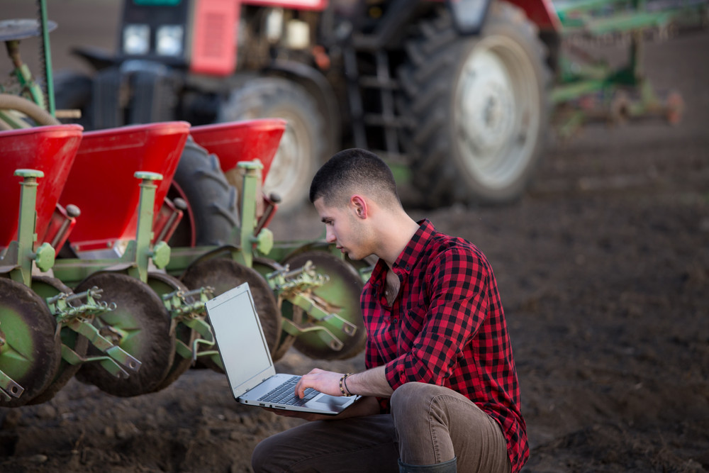 farm equipment mechanic